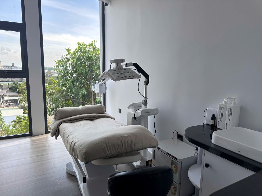 Không gian spa trị mụn chuẩn y khoa